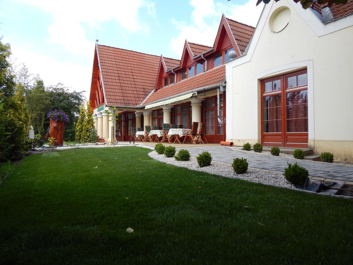 Juniperus Park Hotel Kecskemét Zewnętrze zdjęcie